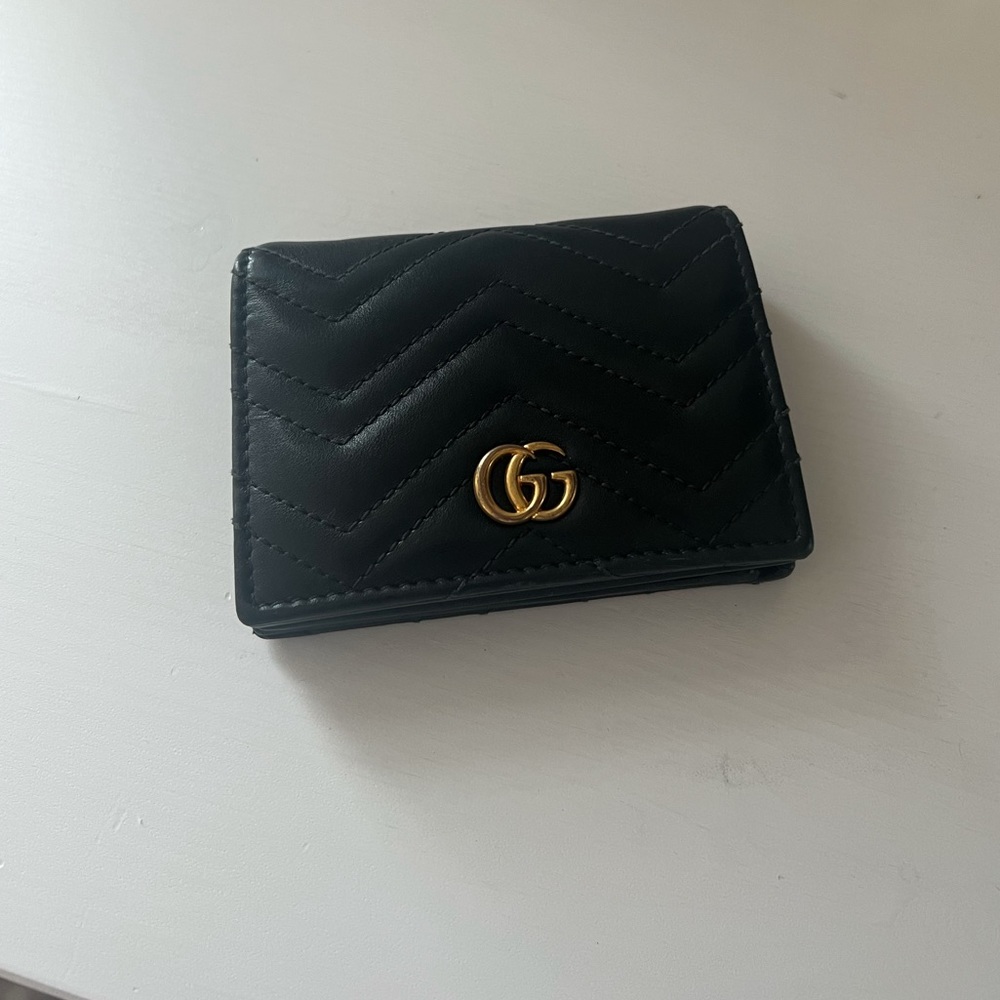 Gucci compact wallet
